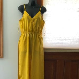 Cute yellow jumpsuit!